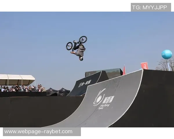 成都极限运动队展现灵活性与创新精神引领极限运动新潮流